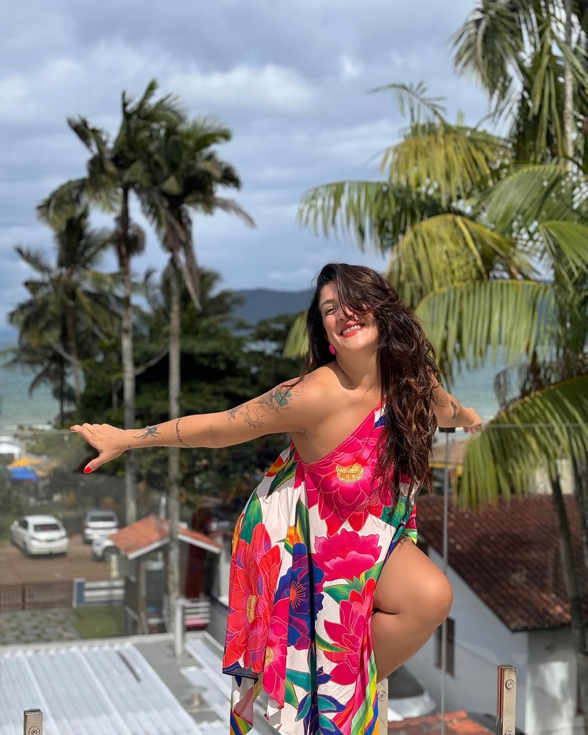 Luiziana Malheiros de braços abertos